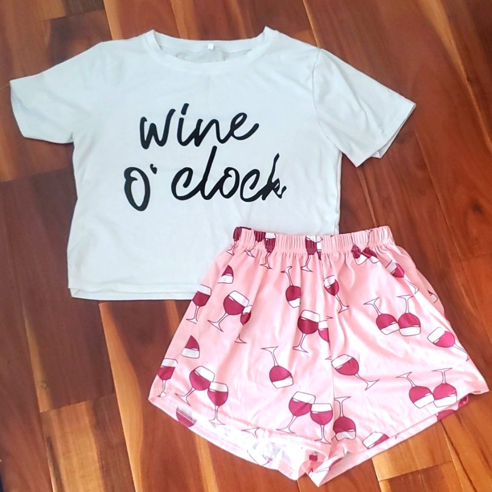 Adorable pajama set in soft fabric size medium - Picture 1 of 7